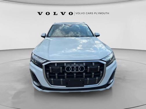 Carrara White 2025 Audi Q7 55 Premium Plus
