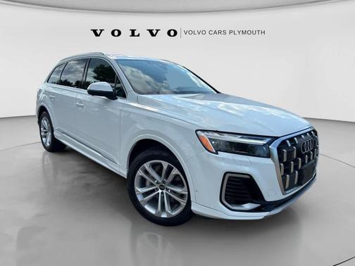Carrara White 2025 Audi Q7 55 Premium Plus