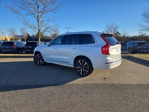 2024 Volvo XC90 B6 Plus Bright Theme 7-Seater