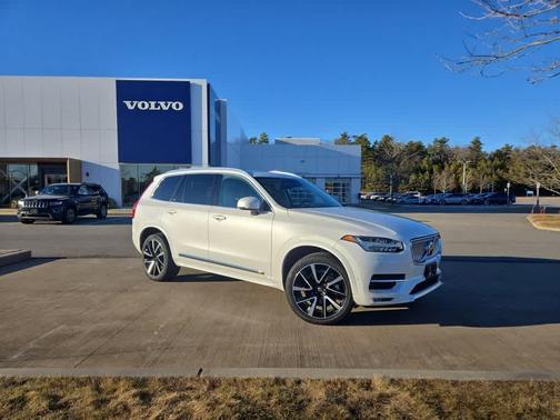2024 Volvo XC90 B6 Plus Bright Theme 7-Seater
