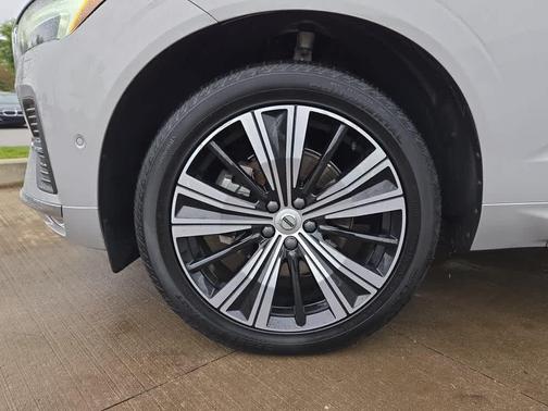 2022 Volvo XC60 B5 Inscription