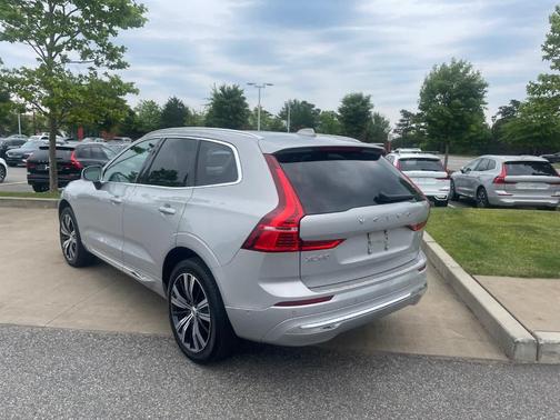 2022 Volvo XC60 B5 Inscription