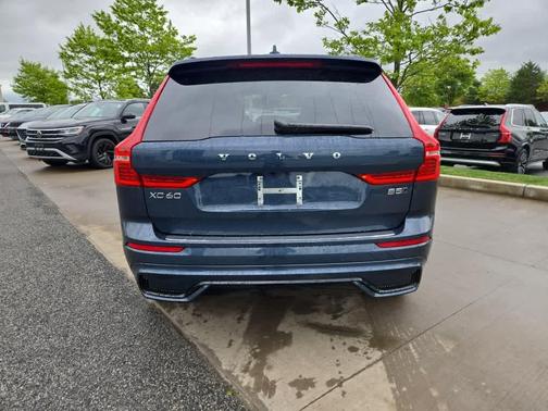 2025 Volvo XC60 B5 Ultra