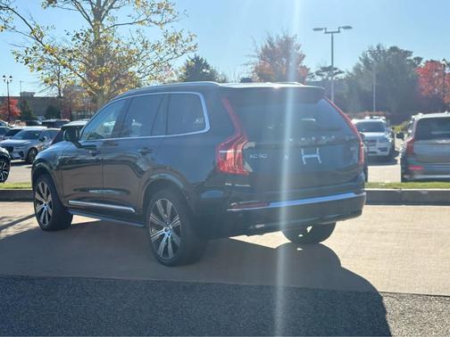 2024 Volvo XC90 B5 Core Bright Theme