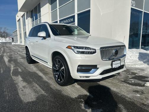 2024 Volvo XC90 B6 Plus Bright Theme 6-Seater