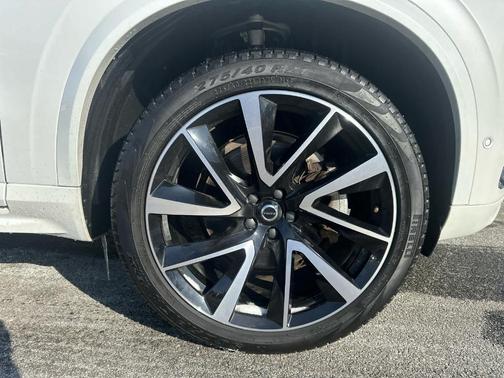 2024 Volvo XC90 B6 Plus Bright Theme 6-Seater