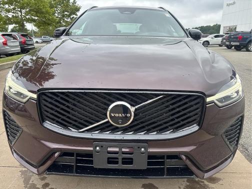 Mulberry Metallic 2026 Volvo XC60 B5 Plus