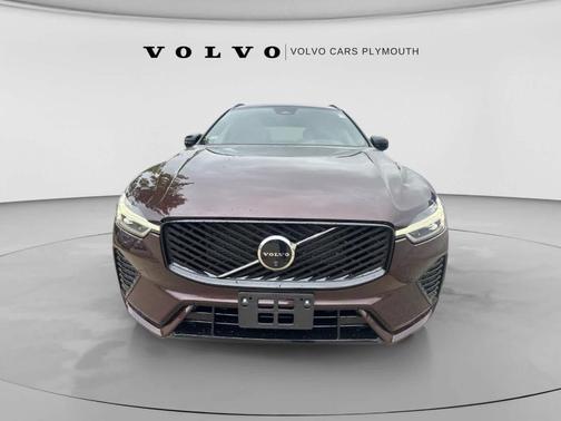 Mulberry Metallic 2026 Volvo XC60 B5 Plus