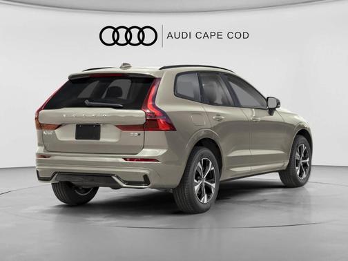 Gray 2027 Volvo XC60 PLUS