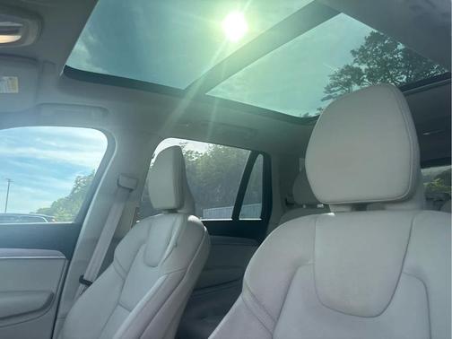 Onyx Black Metallic 2023 Volvo XC90 B5 Core