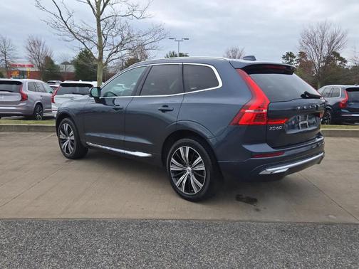 2023 Volvo XC60 B5 Plus Bright Theme