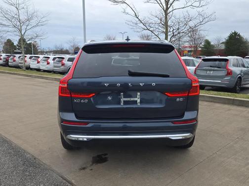 2023 Volvo XC60 B5 Plus Bright Theme