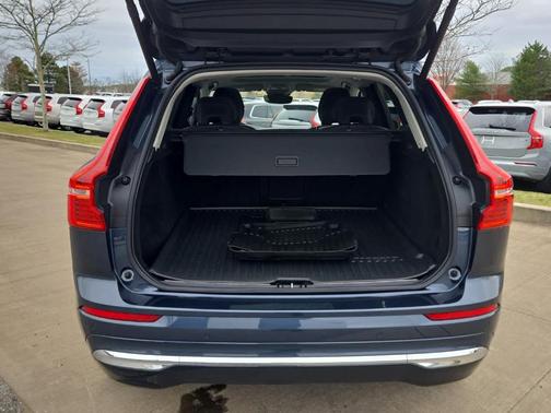 2023 Volvo XC60 B5 Plus Bright Theme