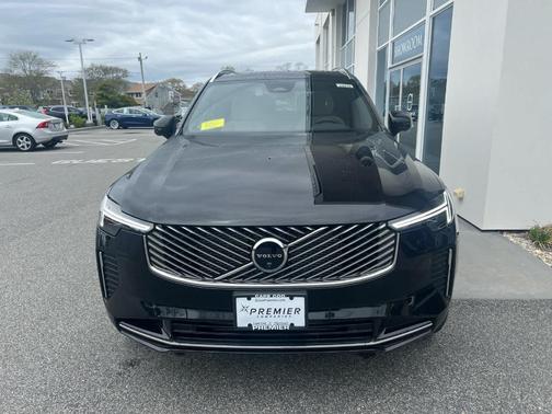 2025 Volvo XC90 Plug-In Hybrid T8 Plus 7-Seater