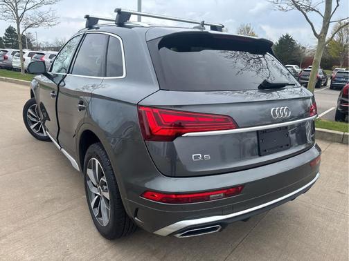 Daytona Gray Pearl Effect 2023 Audi Q5 45 S line quattro Premium