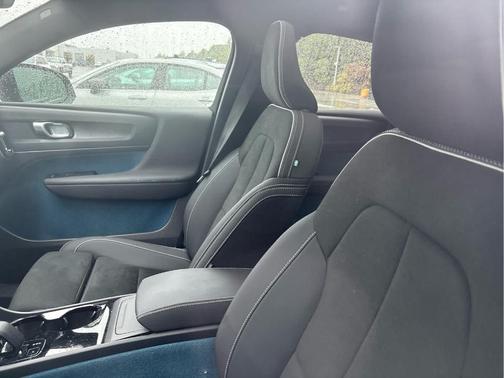 2023 Volvo C40 Recharge Pure Electric Twin Plus