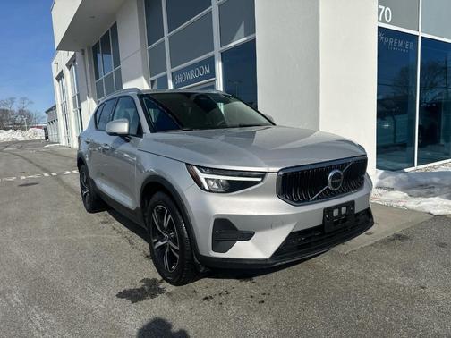 2023 Volvo XC40 B5 Core