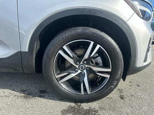 2023 Volvo XC40 B5 Core