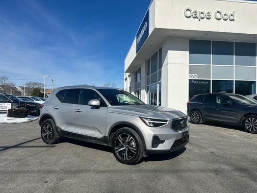 2023 Volvo XC40 B5 Core