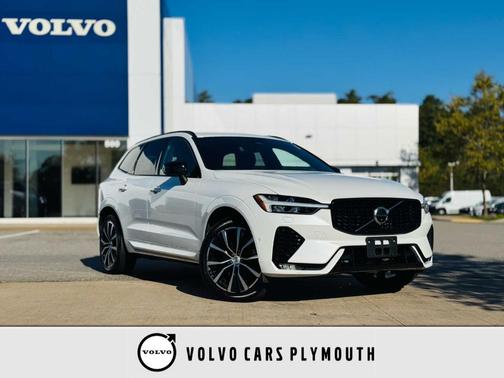2023 Volvo XC60 B5 Plus Dark Theme