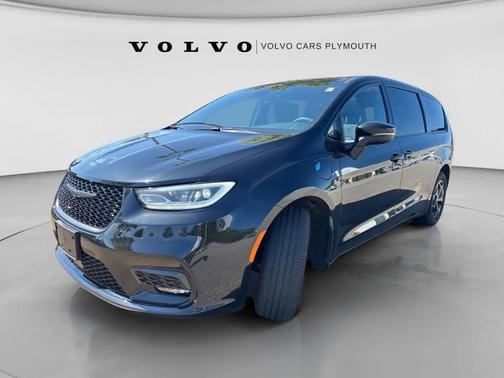 Brilliant Black Crystal Pearlcoat 2023 Chrysler Pacifica Hybrid Touring L