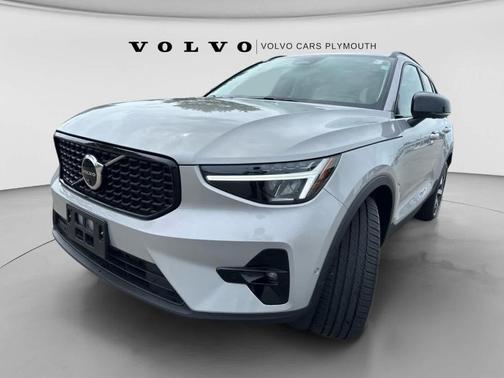 Silver 2025 Volvo XC40 B5 Plus Dark Theme