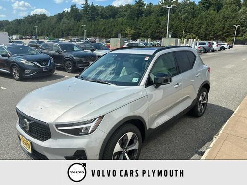 Silver 2025 Volvo XC40 B5 Plus Dark Theme