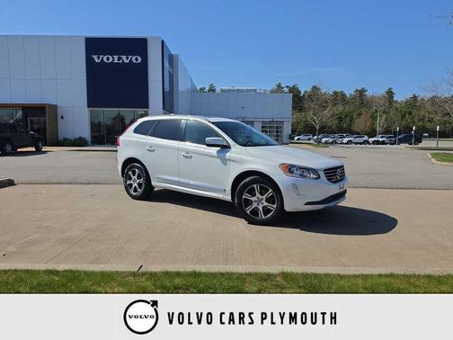 Crystal White Pearl 2015 Volvo XC60 T6 Platinum
