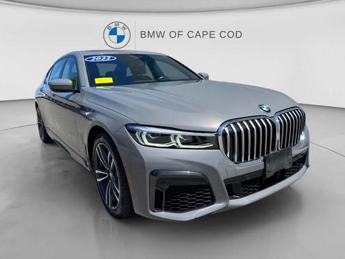Metallic 2022 BMW 750 i xDrive