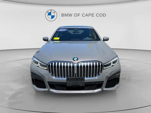 Metallic 2022 BMW 750 i xDrive