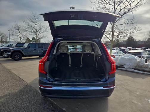 2023 Volvo XC90 B6 Plus 7-Seater