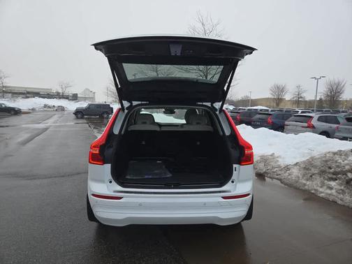 2023 Volvo XC60 B5 Core