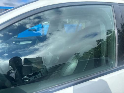 Crystal White 2025 Volvo XC40 B5 Plus Dark Theme