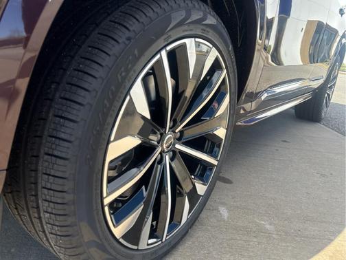 Mulberry Red 2026 Volvo XC90 Plug-In Hybrid T8 Plus 6-Seater