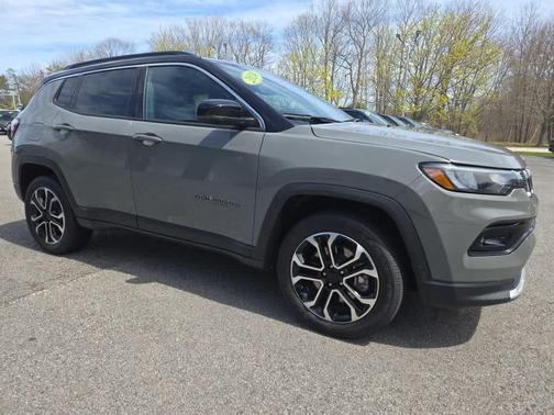 Sting Gray Clearcoat 2024 Jeep Compass Limited