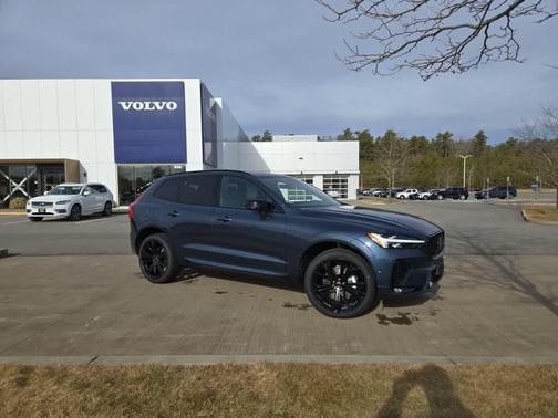 2026 Volvo XC60 B5 Ultra Black Edition