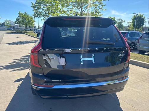 Onyx Black Metallic 2025 Volvo XC90 PLUS