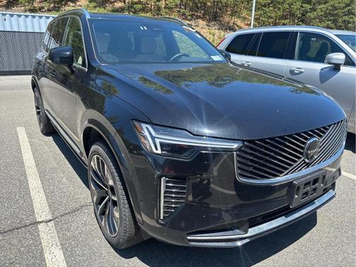 Onyx Black Metallic 2025 Volvo XC90 PLUS
