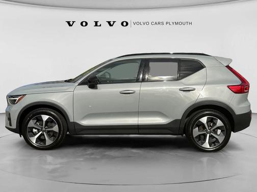 Metallic 2026 Volvo XC40 B5 Plus