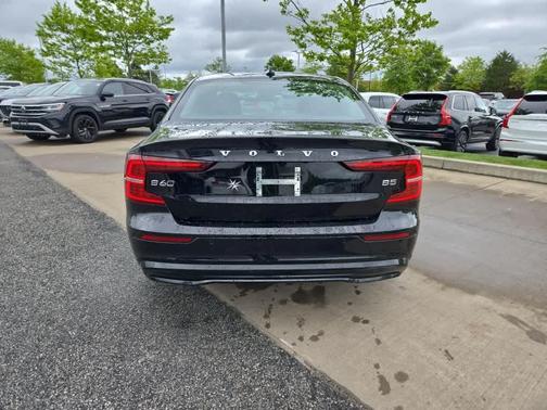 2024 Volvo S60 B5 Core Dark Theme