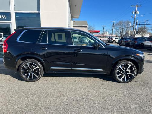 2024 Volvo XC90 B6 Plus Bright Theme 7-Seater