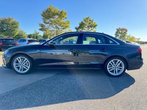 2024 Audi A4 45 S line quattro Premium