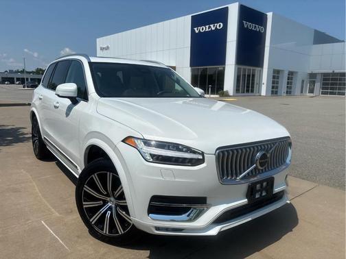 Crystal White Metallic 2025 Volvo XC90 B5 Core