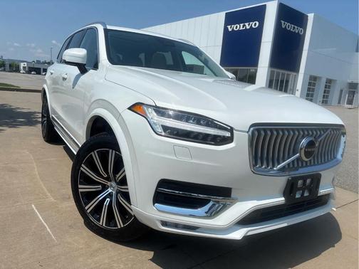 Crystal White Metallic 2025 Volvo XC90 B5 Core