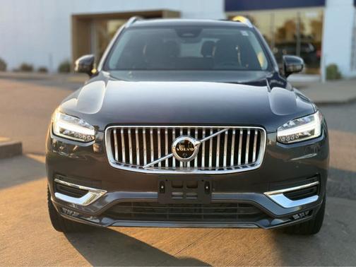 2024 Volvo XC90 B6 Plus Bright Theme 7-Seater
