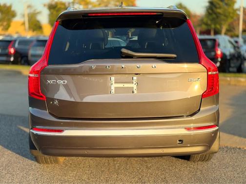 2024 Volvo XC90 B6 Plus Bright Theme 7-Seater