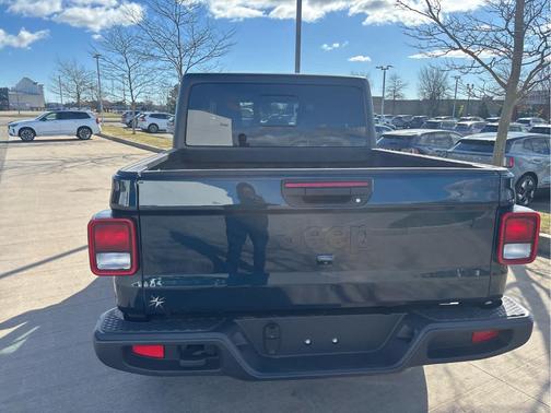 Fathom Blue Pearlcoat 2025 Jeep Gladiator Sport