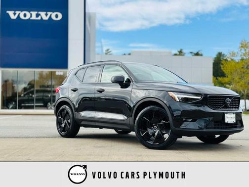 2026 Volvo XC40 B5 Ultra Black Edition