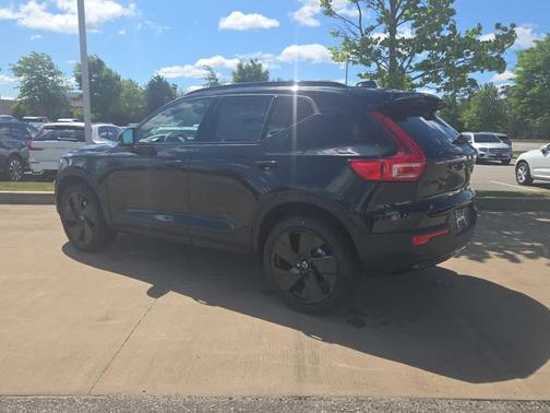2026 Volvo XC40 EDITION
