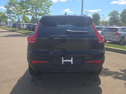 2026 Volvo XC40 EDITION